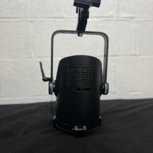 CAMEO F2FC IP - Projecteur Fresnel LED RGBW 240w - Zoom 18 > 55° - IP65