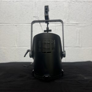 CAMEO F1FC - Projecteur Fresnel à LED RGBW 124w Zoom 15° > 51°