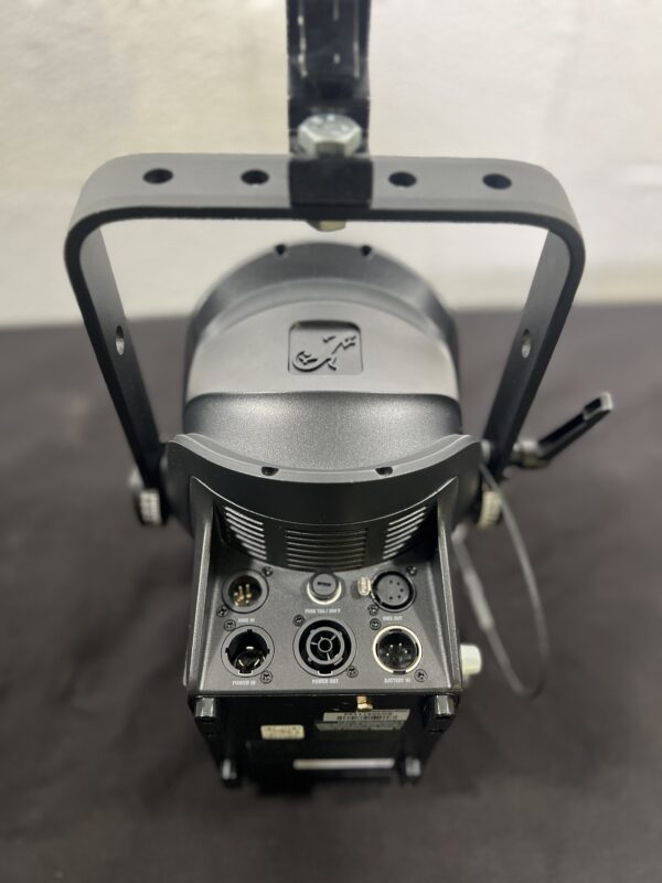 CAMEO F1FC - Projecteur Fresnel à LED RGBW 124w Zoom 15° > 51° – Image 3